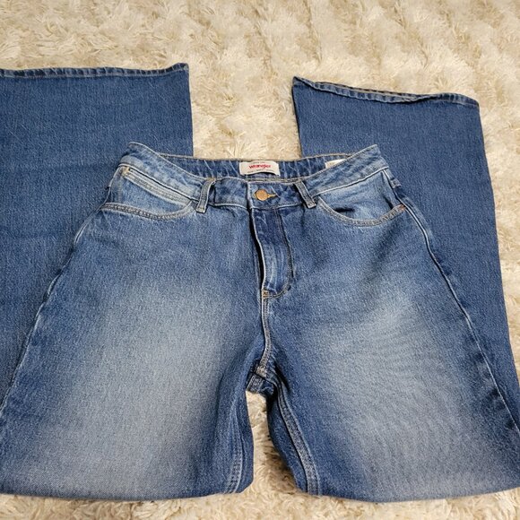 Women's Wrangler Flare jeans - Picture 2 of 4